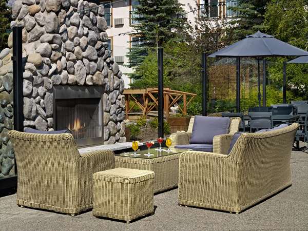  - Coast Canmore Hotel & Conference Centre