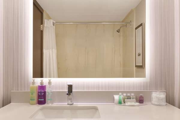  - Coast Discovery Inn & Marina Campbell River