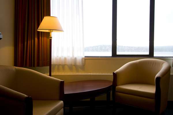  - Coast Discovery Inn & Marina Campbell River