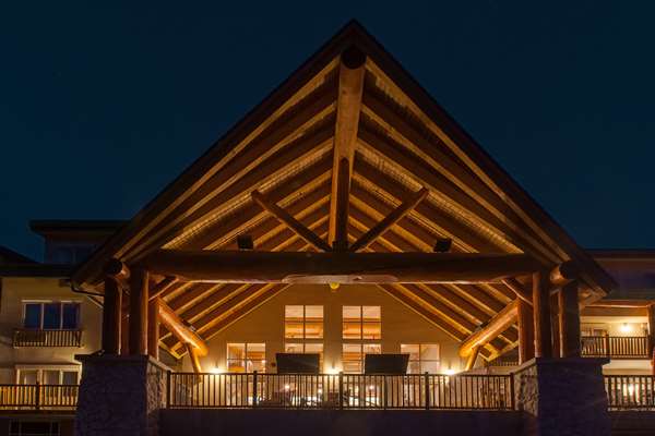 Exterior view - Coast Hillcrest Hotel Revelstoke