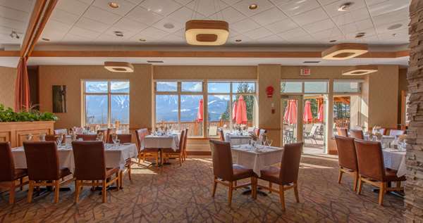 Restaurant - Coast Hillcrest Hotel Revelstoke