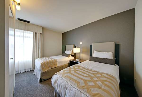 Suite - Coast Kamloops Hotel & Conference Centre