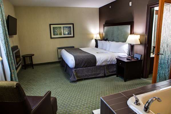 Suite - Coast Lethbridge Hotel