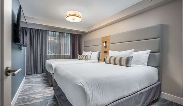 Suite - Coast Tsawwassen Inn Delta