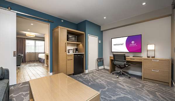  - Coast Tsawwassen Inn Delta