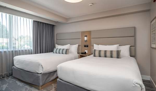 Suite - Coast Tsawwassen Inn Delta