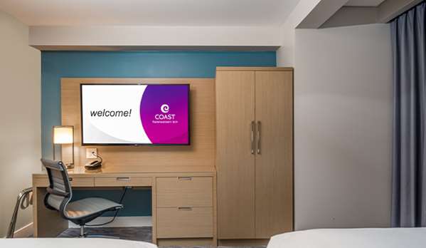 Suite - Coast Tsawwassen Inn Delta