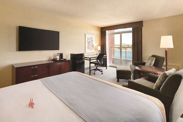  - Coast Victoria Harbourside Hotel & Marina