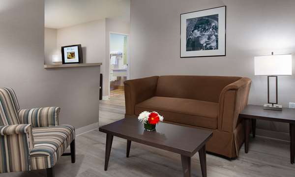 Suite - Safari Inn Burbank