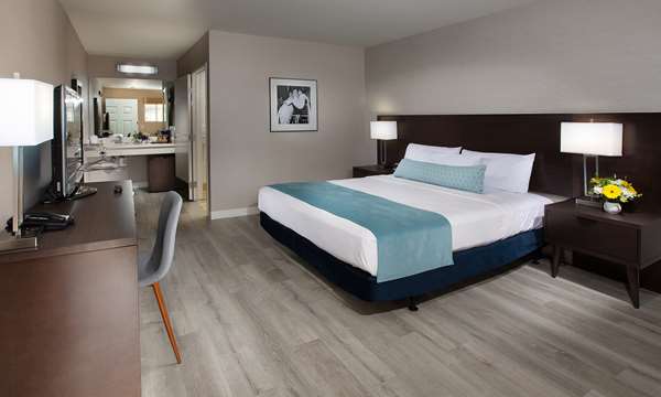  - Safari Inn Burbank