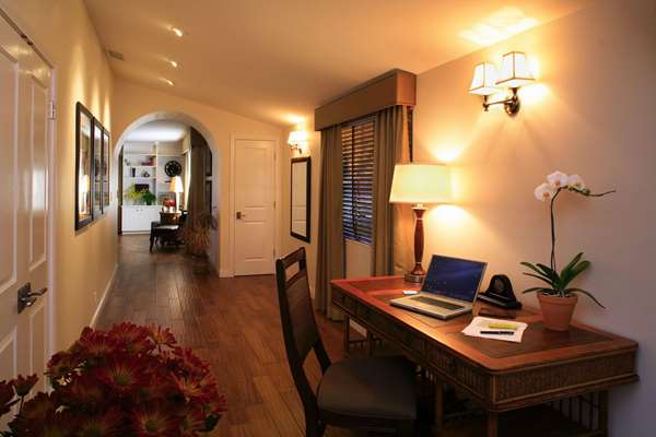 Suite - West Beach Inn Santa Barbara