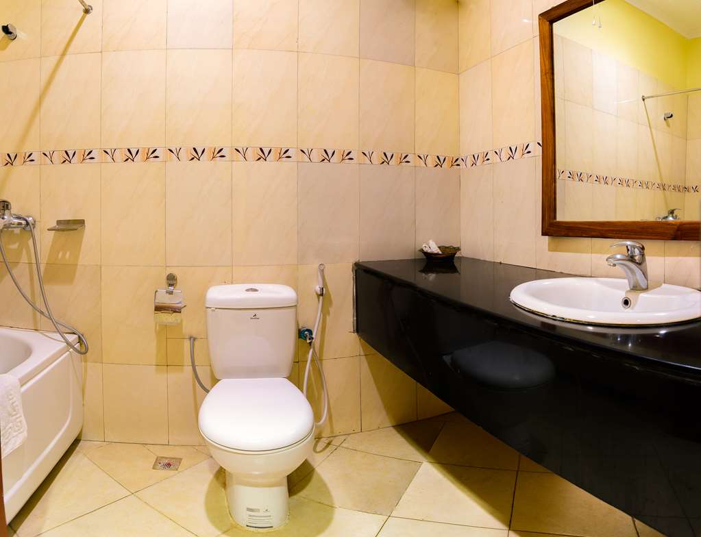 MVULI HOTEL-guestroom-Guest Room,Bathroom,On-Site.jpg