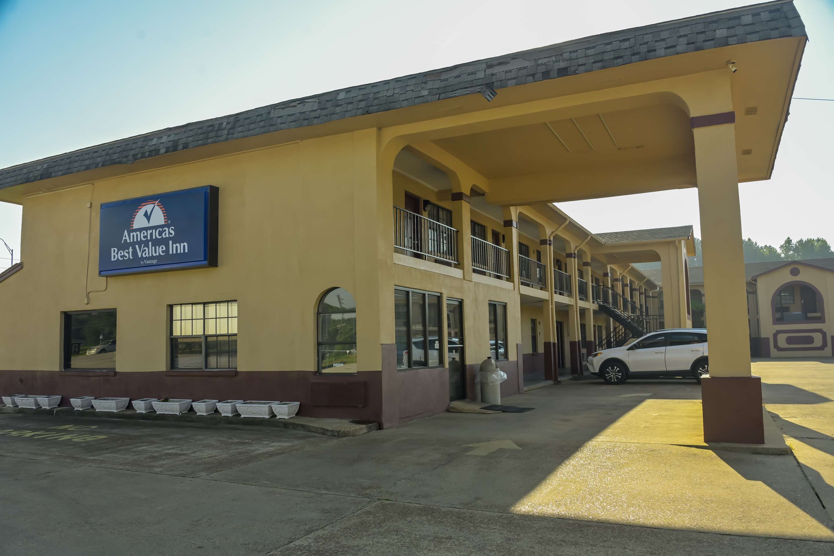 Exterior | Americas Best Value Inn Meridian