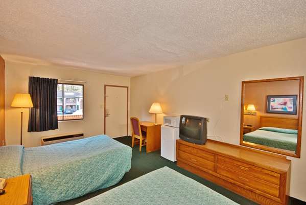  - Country Hearth Inn & Suites Marietta - I-75, Exit 260