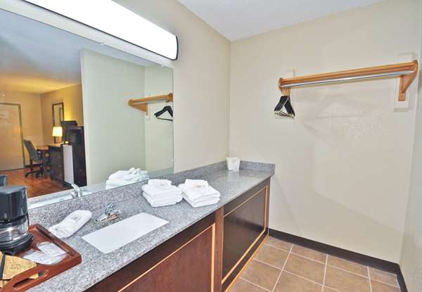  - Country Hearth Inn & Suites Marietta - I-75, Exit 260