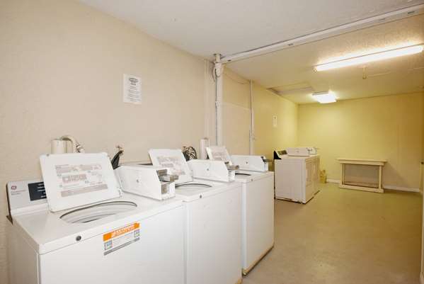  - Country Hearth Inn & Suites Marietta - I-75, Exit 260