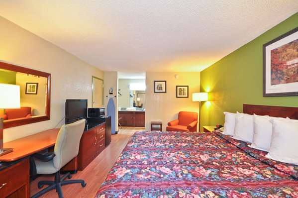  - Country Hearth Inn & Suites Marietta - I-75, Exit 260