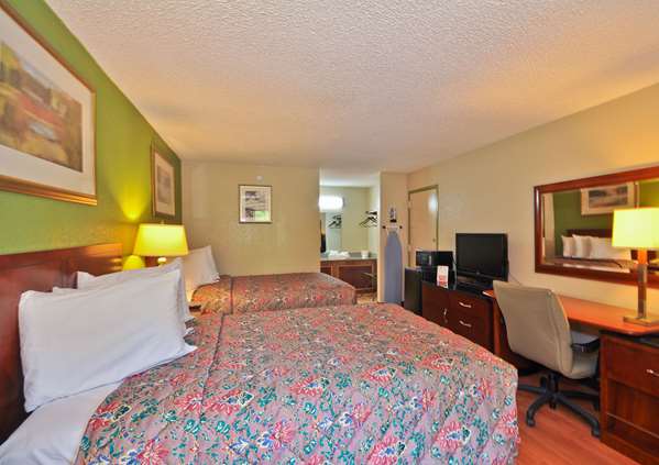  - Country Hearth Inn & Suites Marietta - I-75, Exit 260