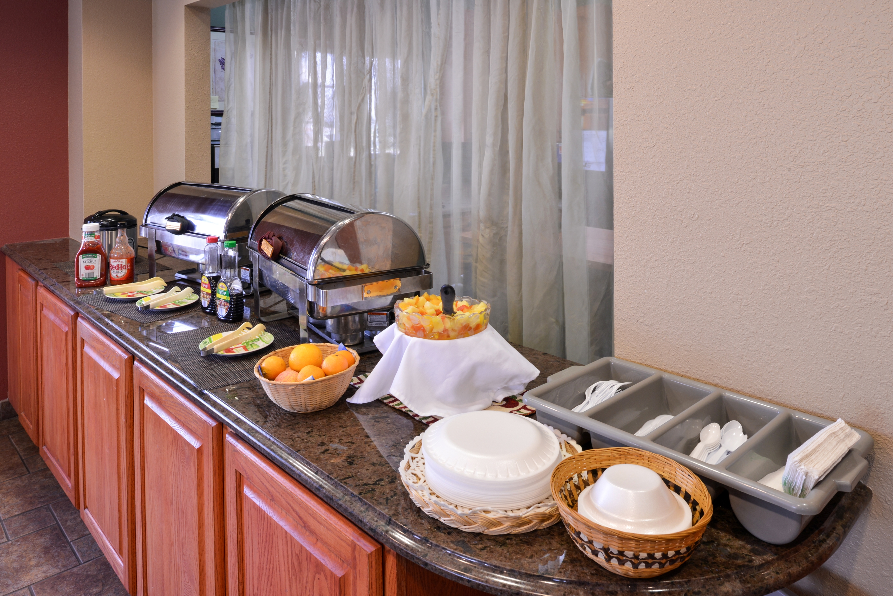 Hot Breakfast | Country Hearth Inn & Suites Edwardsville St. Louis