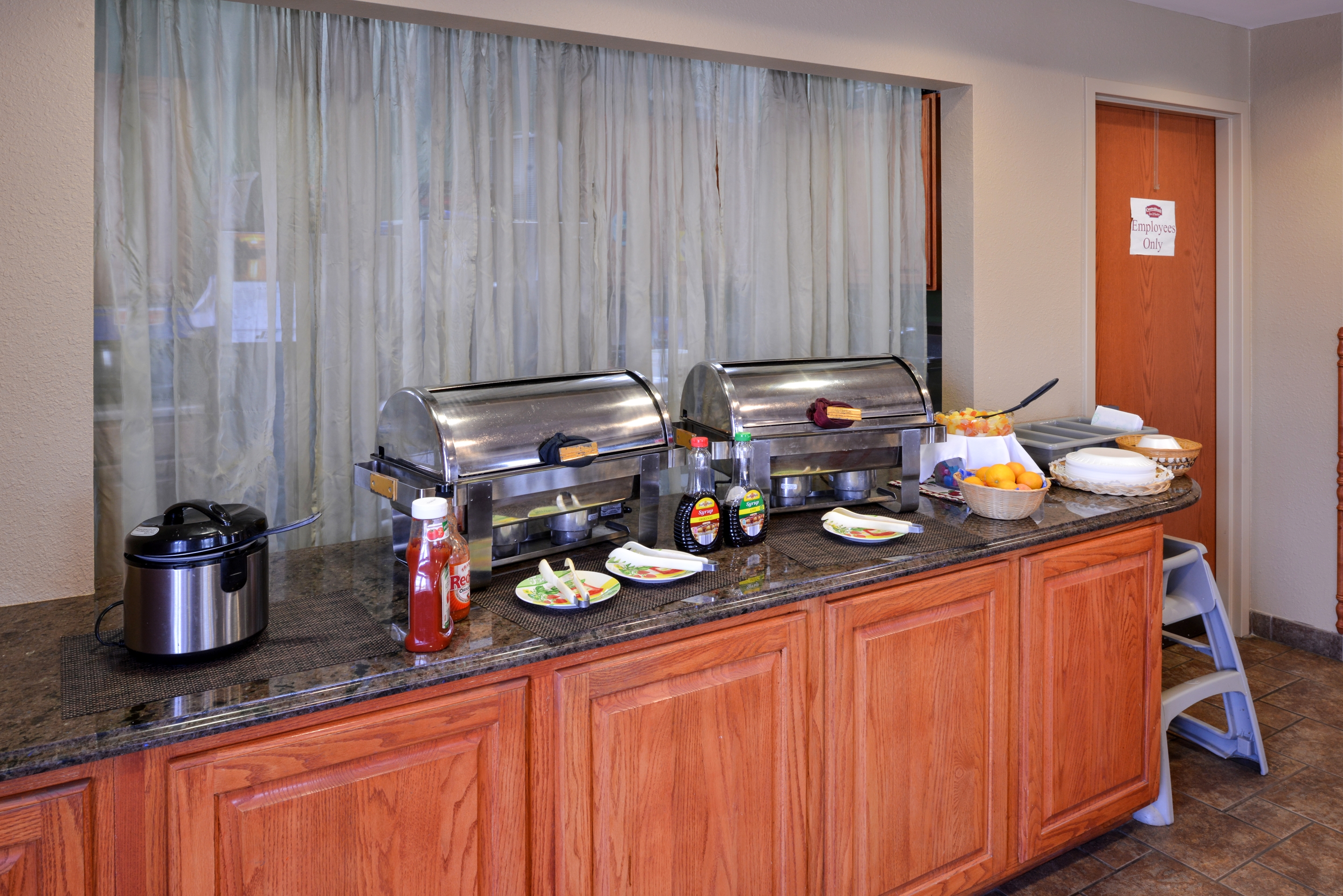 Hot Breakfast | Country Hearth Inn & Suites Edwardsville St. Louis