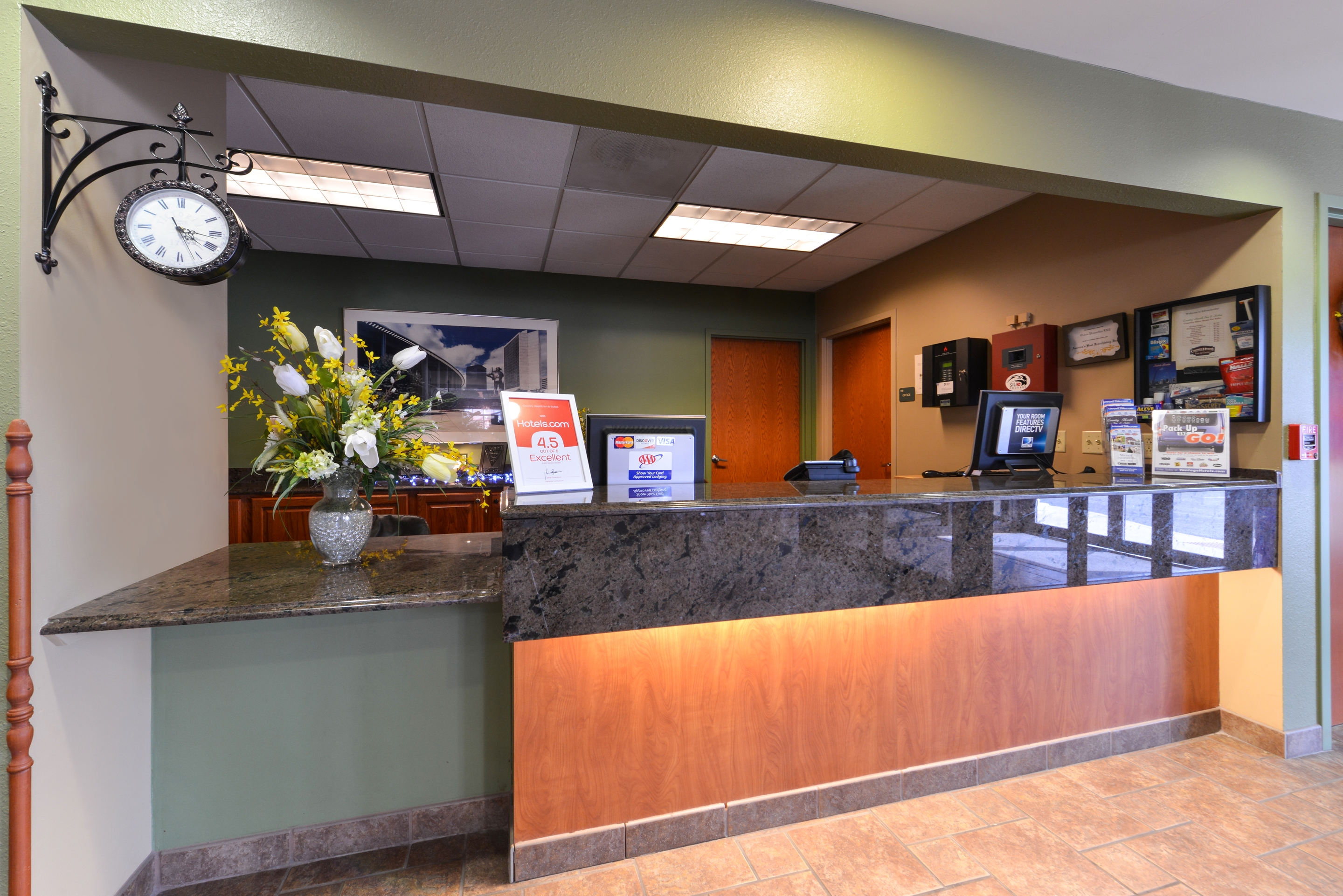 Front Desk | Country Hearth Inn & Suites Edwardsville St. Louis
