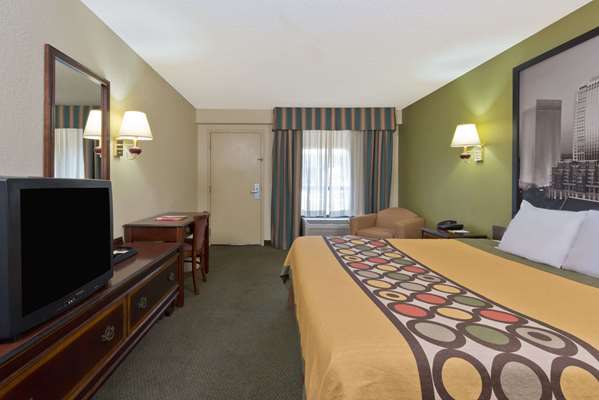  - Super 8 Motel Huntersville - I-77, Exit 23