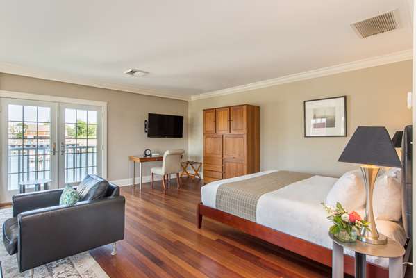 Suite - Breakwater Inn & Spa Kennebunkport