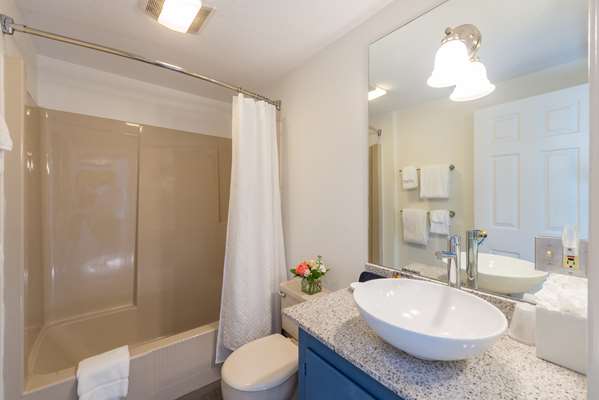  - Breakwater Inn & Spa Kennebunkport