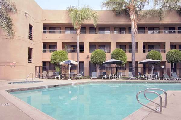 Pool - Travelodge Commerce - I-5, Exit 126