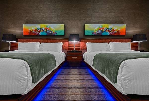  - Hotel Clique Calgary