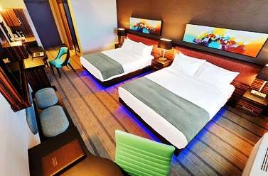  - Hotel Clique Calgary