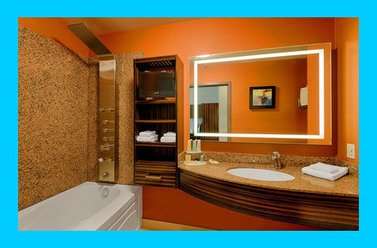  - Hotel Clique Calgary