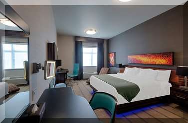  - Hotel Clique Calgary