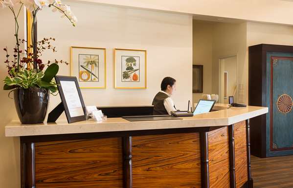  - Ayres Hotel Orange - I-5, Exit 109