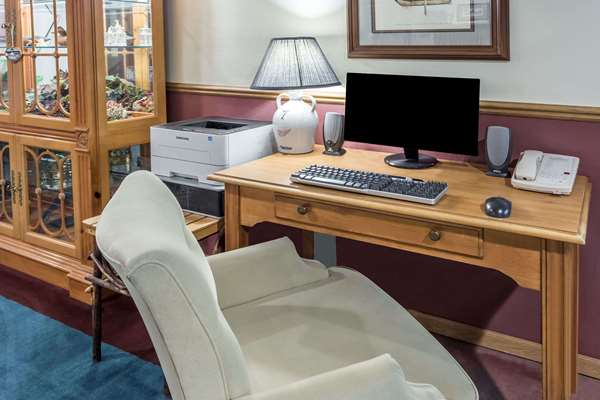 Conference Area - Baymont Inn & Suites Mequon