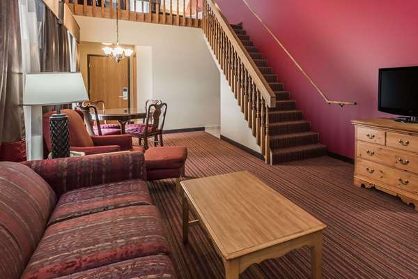 Suite - Baymont Inn & Suites Mequon