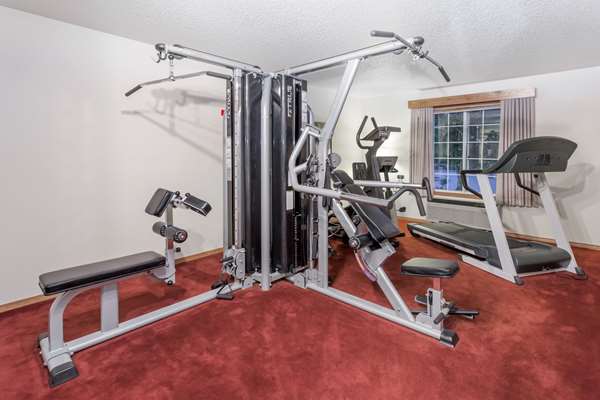 Fitness/ Exercise Room - Baymont Inn & Suites Mequon
