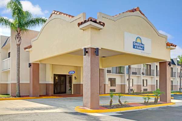 Exterior view - Days Inn & Suites Ybor City Tampa - I-4, Exit 3
