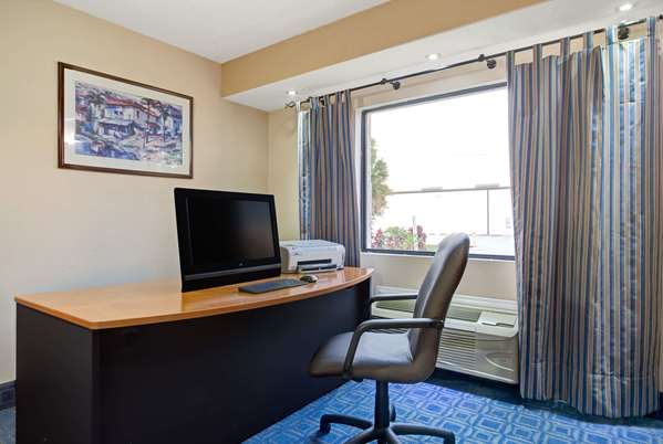 Conference Area - Days Inn & Suites Ybor City Tampa - I-4, Exit 3
