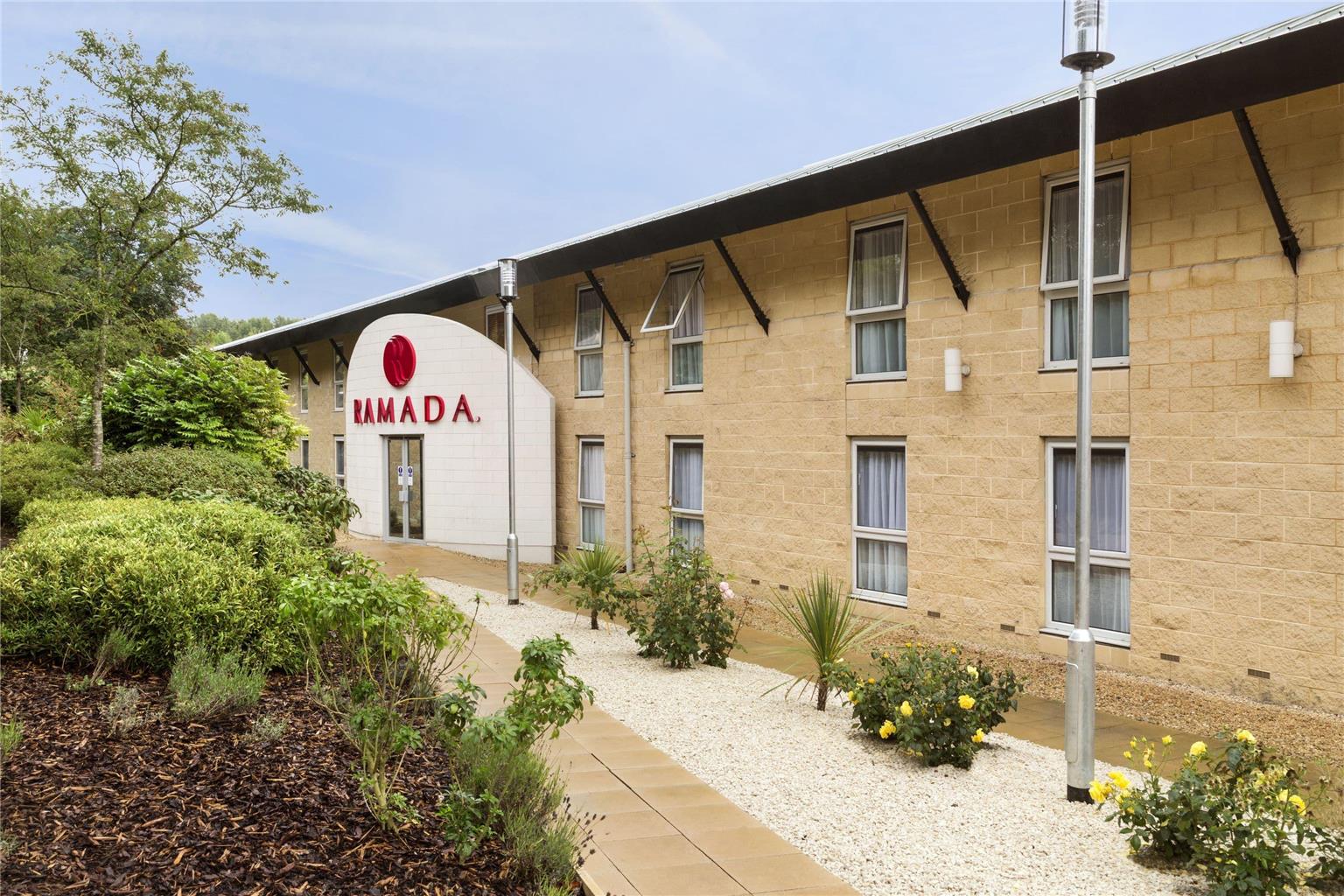 Ramada Oxford M40