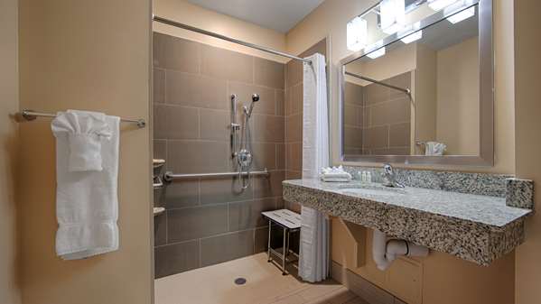  - Best Western Plus Desert Poppy Inn Lancaster