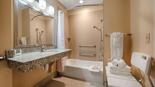  - Best Western Plus Desert Poppy Inn Lancaster