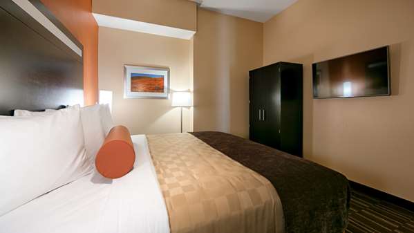 Suite - Best Western Plus Desert Poppy Inn Lancaster