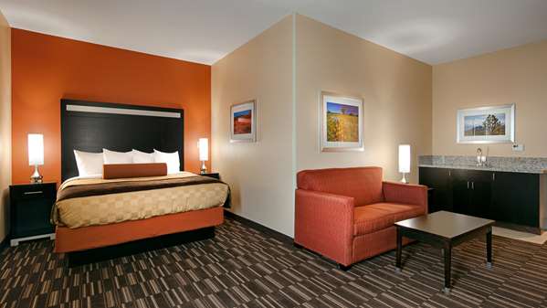 Suite - Best Western Plus Desert Poppy Inn Lancaster