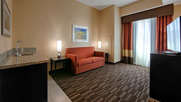 Suite - Best Western Plus Desert Poppy Inn Lancaster