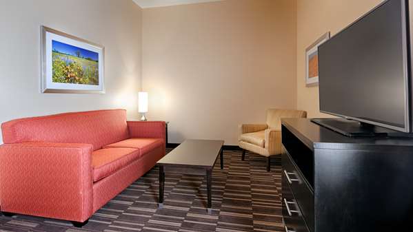 Suite - Best Western Plus Desert Poppy Inn Lancaster