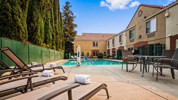 Pool - Best Western Brentwood Inn