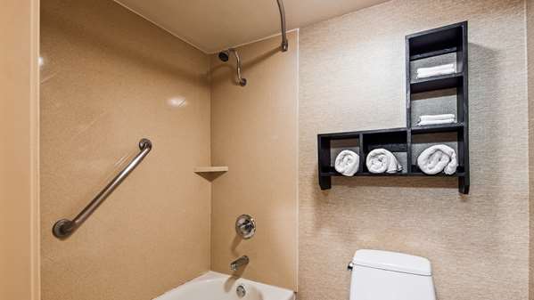  - Best Western Brentwood Inn