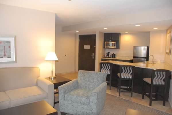 Suite - Best Western Plus Las Vegas South Henderson Hotel