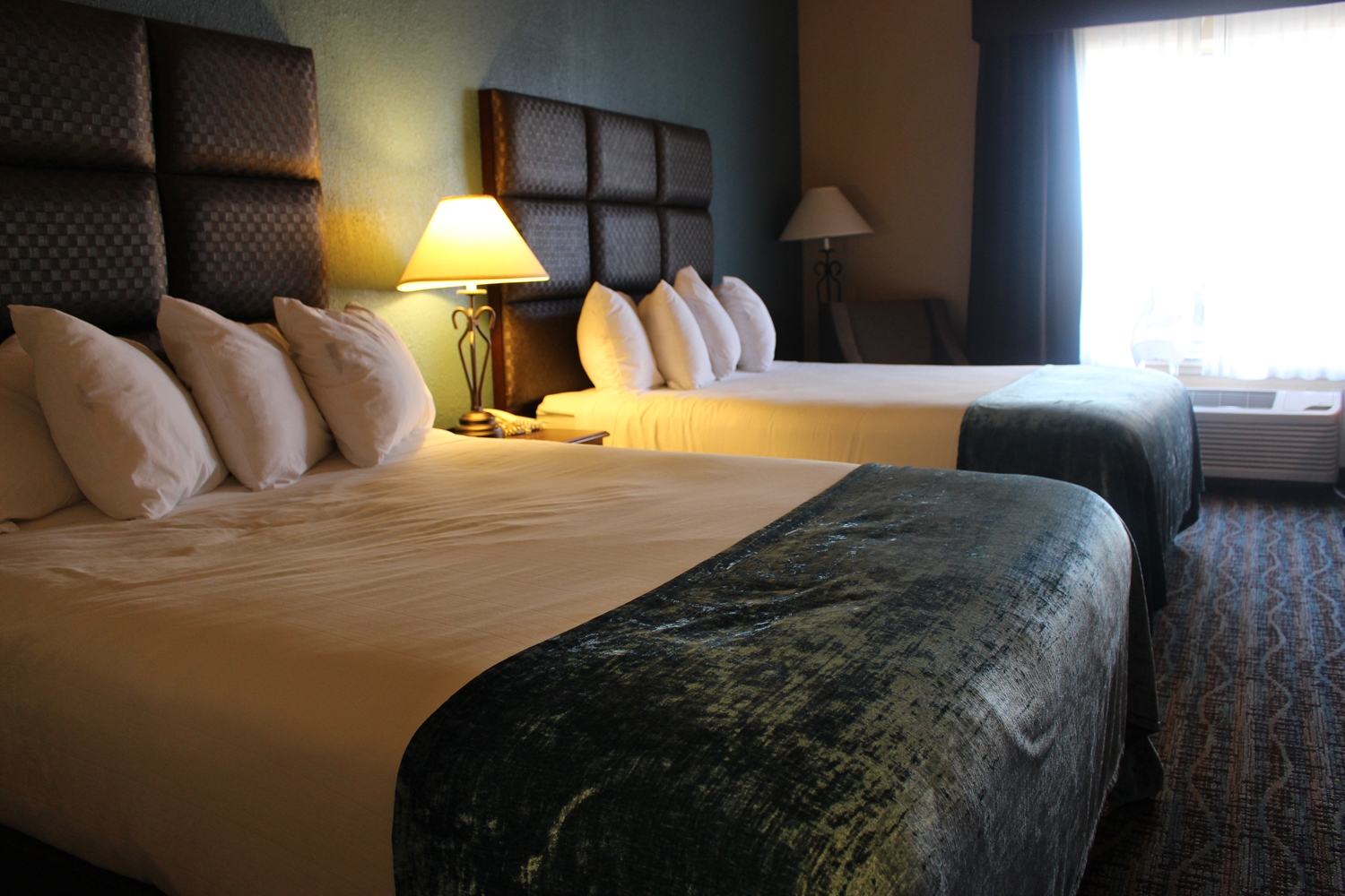 Best Western Holiday Manor Hotel Newton, IA See Discounts